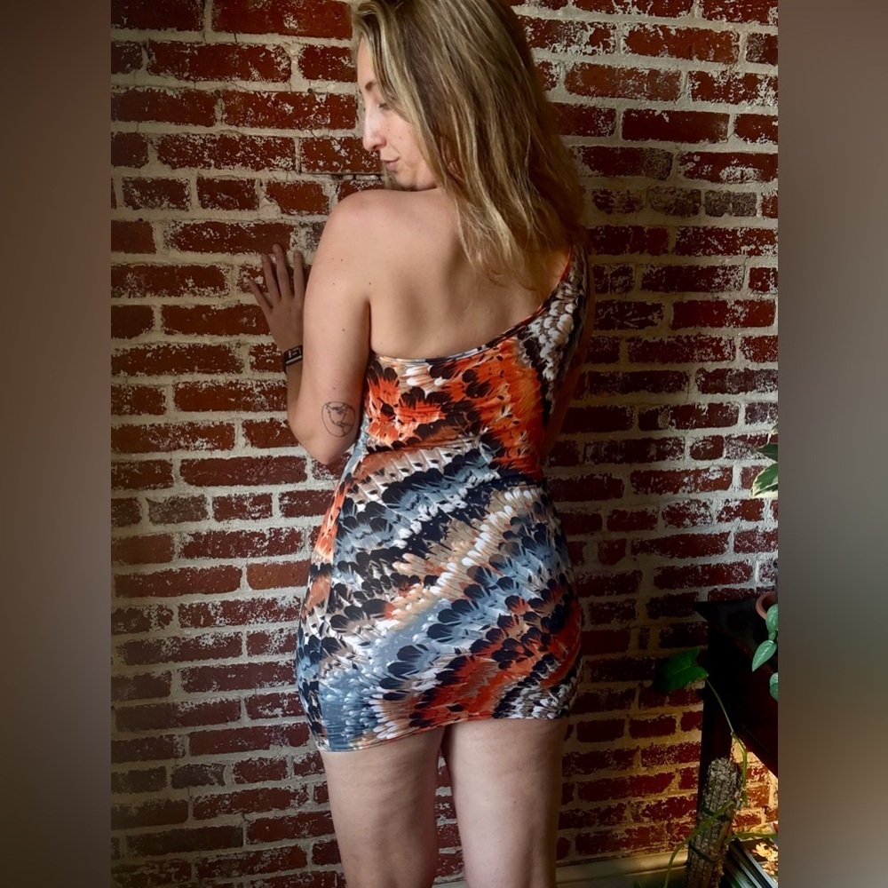 NWT Sapa Emma & Olivia grey/multi color one shoulder bodycon dress - Picture 2 of 9